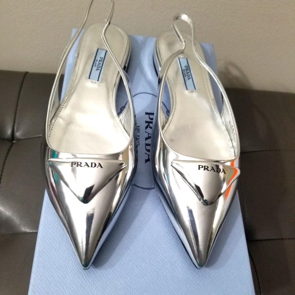 Sold!!!NWT Prada Slingback flats in size 38.5 - Picture 2 of 6